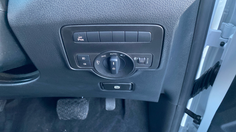 Mercedes-Benz Vito ELr Tourer L3 Electric Fwd 150kW 100kWh Premium 9-Seater Auto